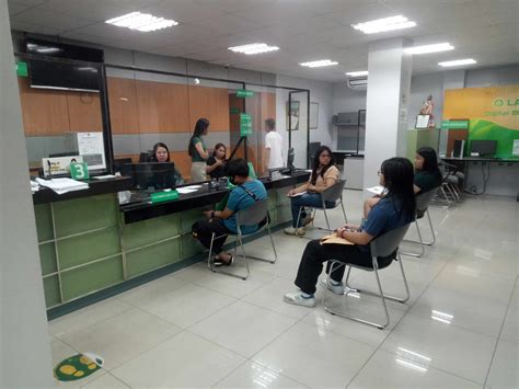 Land Bank Binangonan Rizal National Road Branch .